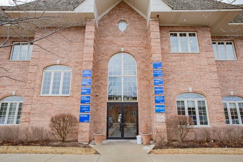 1880 W Winchester Road 204 Libertyville IL 60048