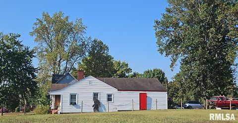 Tiny photo for 557 3RD Street, Rosiclare, IL 62982 (MLS # EB459758)