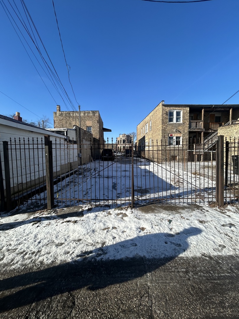 1001 N Springfield Avenue