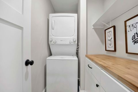 Tiny photo for 6415 Sinclair Avenue, Berwyn, IL 60402 (MLS # 12626692)
