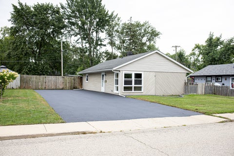 Photo of 3 WALNUT Street, Carpentersville, IL 60110 (MLS # 12769012)