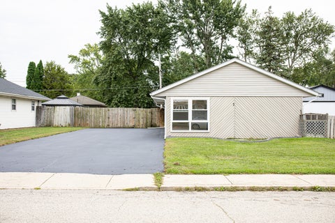Tiny photo for 3 WALNUT Street, Carpentersville, IL 60110 (MLS # 12769012)