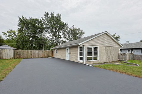 Tiny photo for 3 WALNUT Street, Carpentersville, IL 60110 (MLS # 12769012)