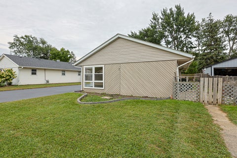 Tiny photo for 3 WALNUT Street, Carpentersville, IL 60110 (MLS # 12769012)
