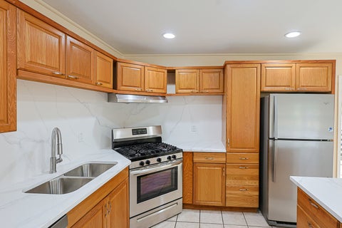Tiny photo for 3 WALNUT Street, Carpentersville, IL 60110 (MLS # 12769012)