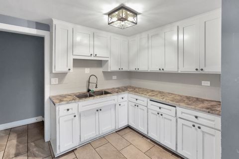 Tiny photo for 14234 Ingleside Avenue, Dolton, IL 60419 (MLS # 12578099)