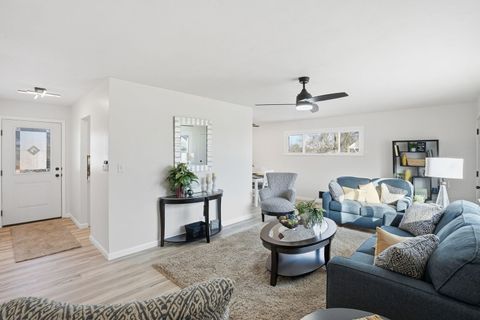 Tiny photo for 1519 Parklane Drive, Bettendorf, IA 52722 (MLS # 12557722)