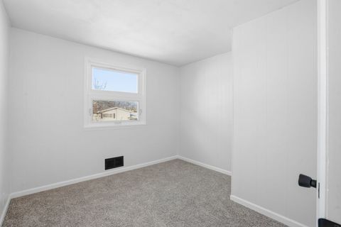 Tiny photo for 1519 Parklane Drive, Bettendorf, IA 52722 (MLS # 12557722)