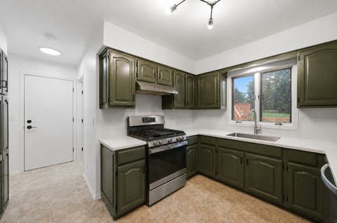 Tiny photo for 518 Meadow Court, Winthrop Harbor, IL 60096 (MLS # 12717452)
