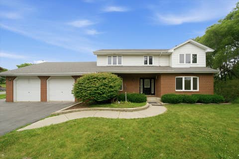 Photo of 518 Meadow Court, Winthrop Harbor, IL 60096 (MLS # 12717452)