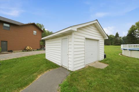 Tiny photo for 518 Meadow Court, Winthrop Harbor, IL 60096 (MLS # 12717452)