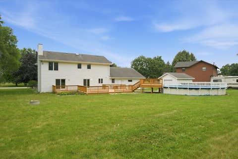 Tiny photo for 518 Meadow Court, Winthrop Harbor, IL 60096 (MLS # 12717452)
