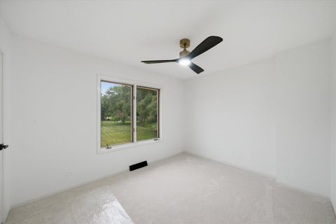 Tiny photo for 518 Meadow Court, Winthrop Harbor, IL 60096 (MLS # 12717452)