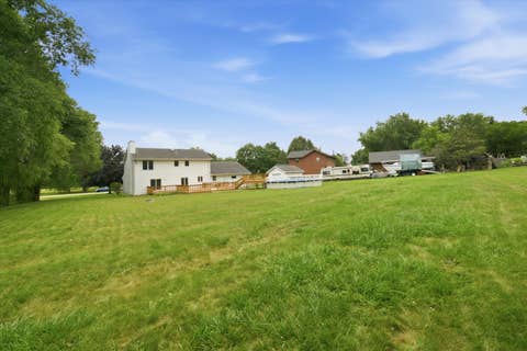 Tiny photo for 518 Meadow Court, Winthrop Harbor, IL 60096 (MLS # 12717452)