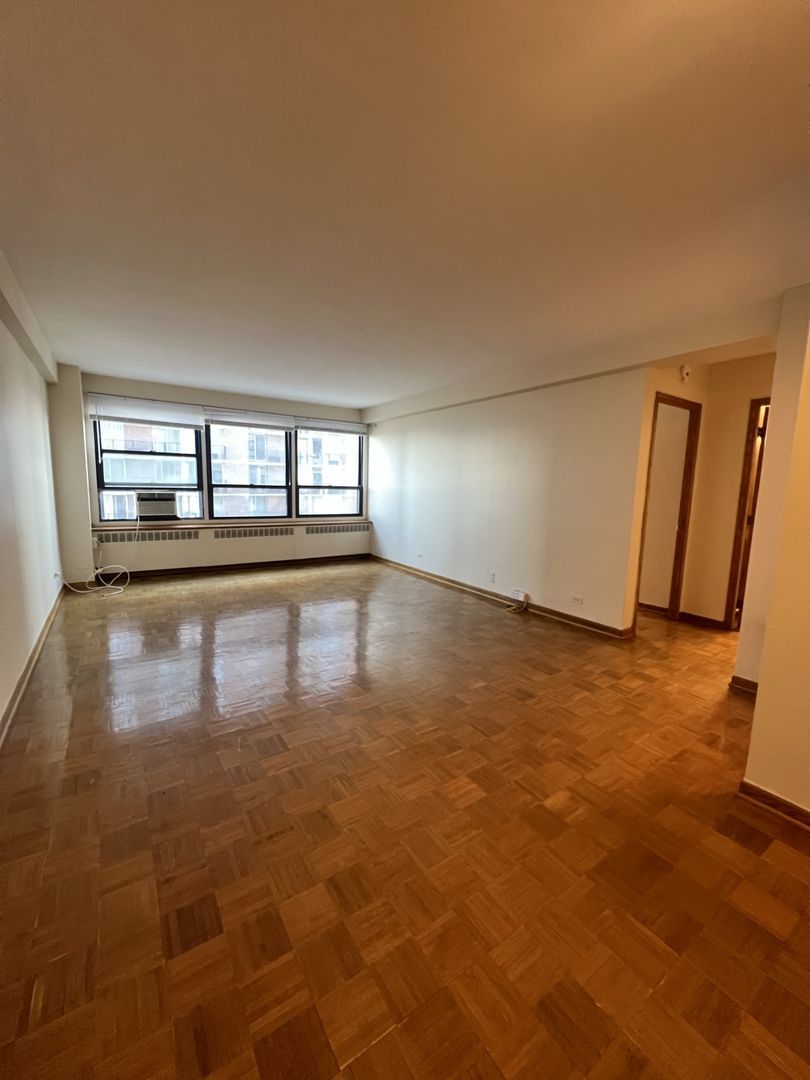 4180 N Marine Drive 1003