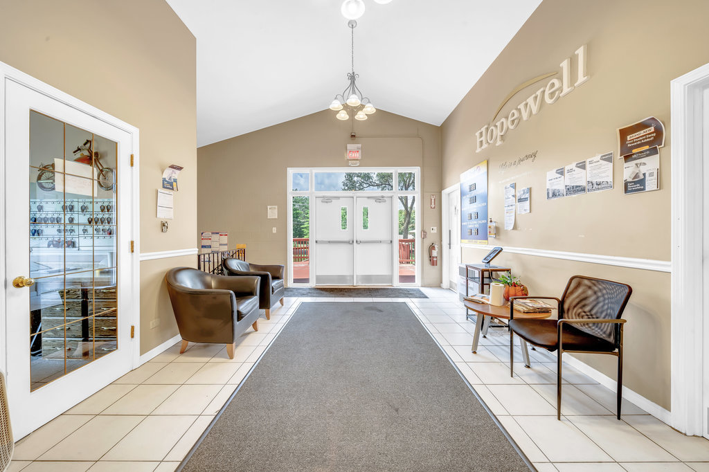 1352 N Cedar Road