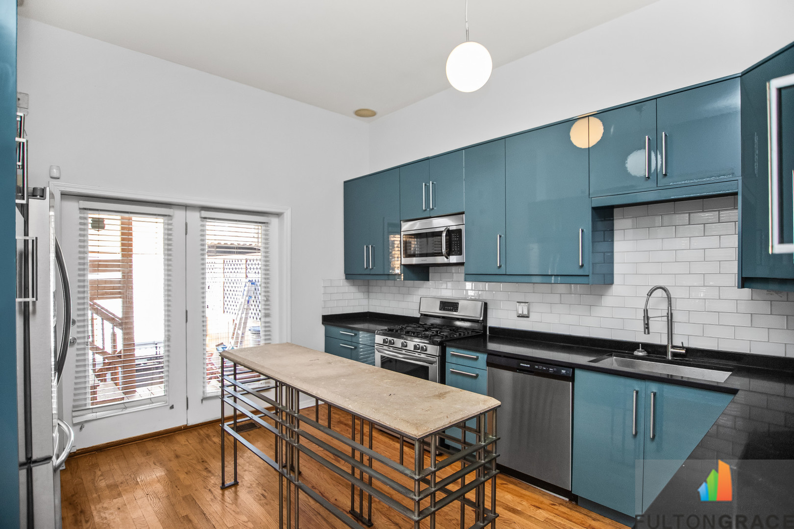 2744 W Warren Boulevard 1