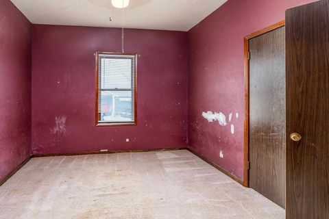 Tiny photo for 1103 N Monroe Street, Marion, IL 62959 (MLS # 100000468)