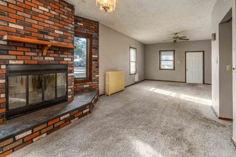 Tiny photo for 1103 N Monroe Street, Marion, IL 62959 (MLS # 100000468)