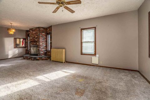 Tiny photo for 1103 N Monroe Street, Marion, IL 62959 (MLS # 100000468)