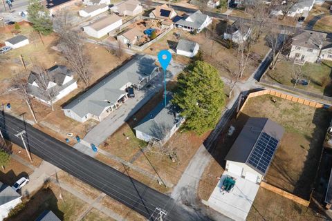 Tiny photo for 1103 N Monroe Street, Marion, IL 62959 (MLS # 100000468)