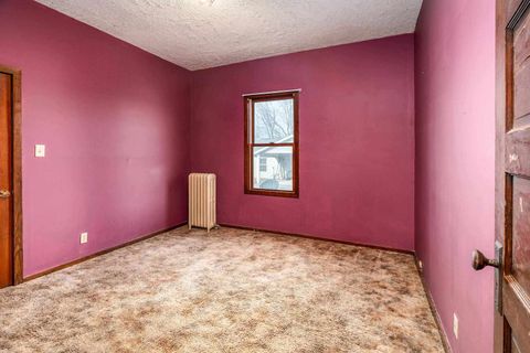 Tiny photo for 1103 N Monroe Street, Marion, IL 62959 (MLS # 100000468)