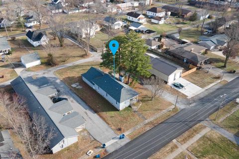 Tiny photo for 1103 N Monroe Street, Marion, IL 62959 (MLS # 100000468)