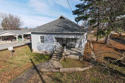 Tiny photo for 1103 N Monroe Street, Marion, IL 62959 (MLS # 100000468)