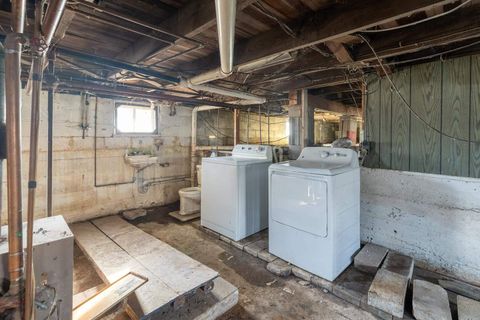 Tiny photo for 1103 N Monroe Street, Marion, IL 62959 (MLS # 100000468)