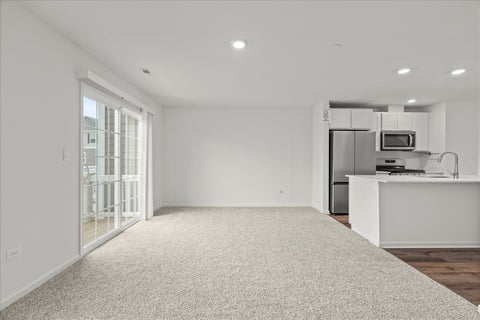 Tiny photo for 318 Basin Court, St. Charles, IL 60174 (MLS # 12752143)