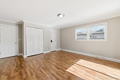 Tiny photo for 101 Hickory Drive, Carpentersville, IL 60110 (MLS # 12611234)