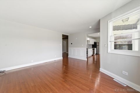 Tiny photo for 101 Hickory Drive, Carpentersville, IL 60110 (MLS # 12611234)