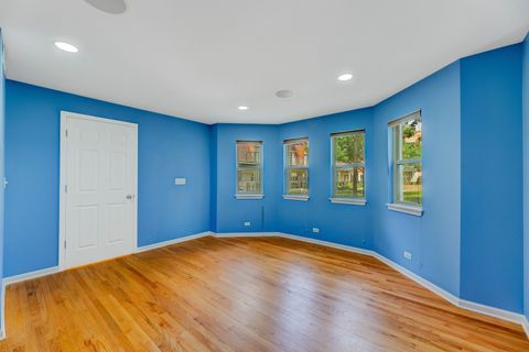 Tiny photo for 4530 S Woodlawn Avenue #101, Chicago, IL 60653 (MLS # 12488060)