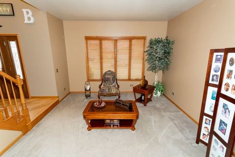 Tiny photo for 902 Somerset Drive, Carol Stream, IL 60188 (MLS # 12676309)