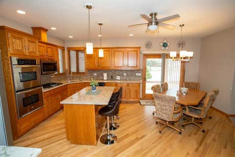 Tiny photo for 902 Somerset Drive, Carol Stream, IL 60188 (MLS # 12676309)