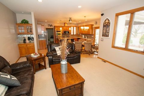 Tiny photo for 902 Somerset Drive, Carol Stream, IL 60188 (MLS # 12676309)
