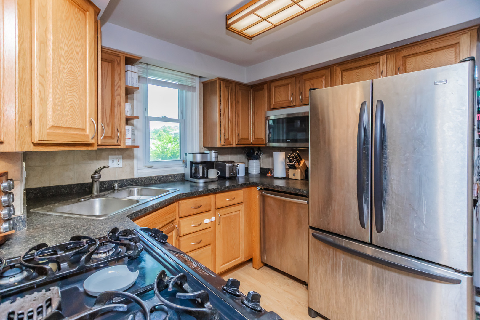 Chicago, Illinois 60655, United States, 2 Bedrooms Bedrooms, ,2 BathroomsBathrooms,Residential,Active,232475