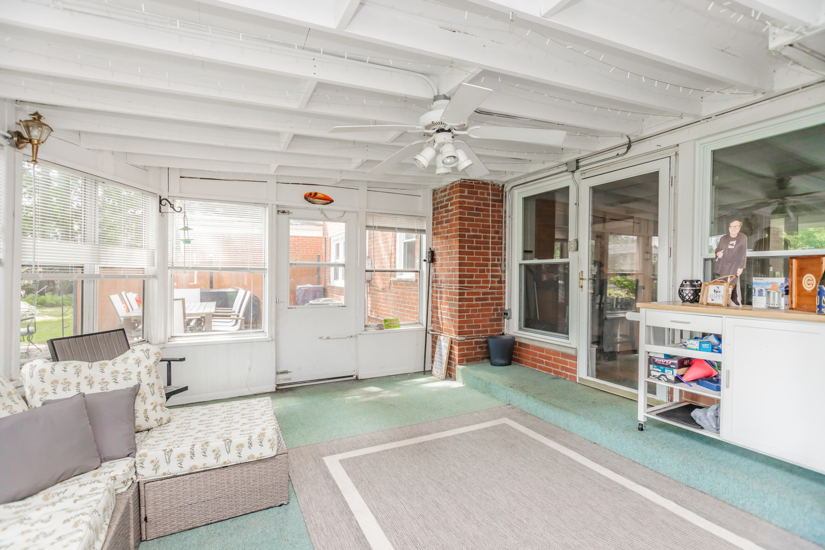 Chicago, Illinois 60655, United States, 2 Bedrooms Bedrooms, ,2 BathroomsBathrooms,Residential,Active,232475