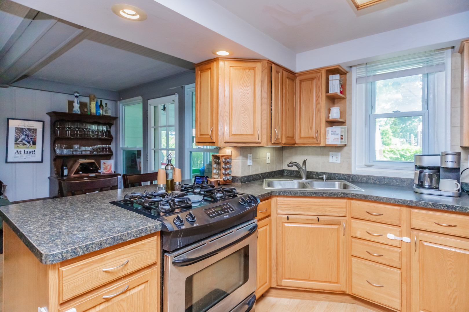 Chicago, Illinois 60655, United States, 2 Bedrooms Bedrooms, ,2 BathroomsBathrooms,Residential,Active,232475