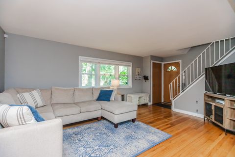 Tiny photo for 10741 S California Avenue, Chicago, IL 60655 (MLS # 12502834)