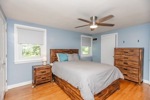 Tiny photo for 10741 S California Avenue, Chicago, IL 60655 (MLS # 12502834)