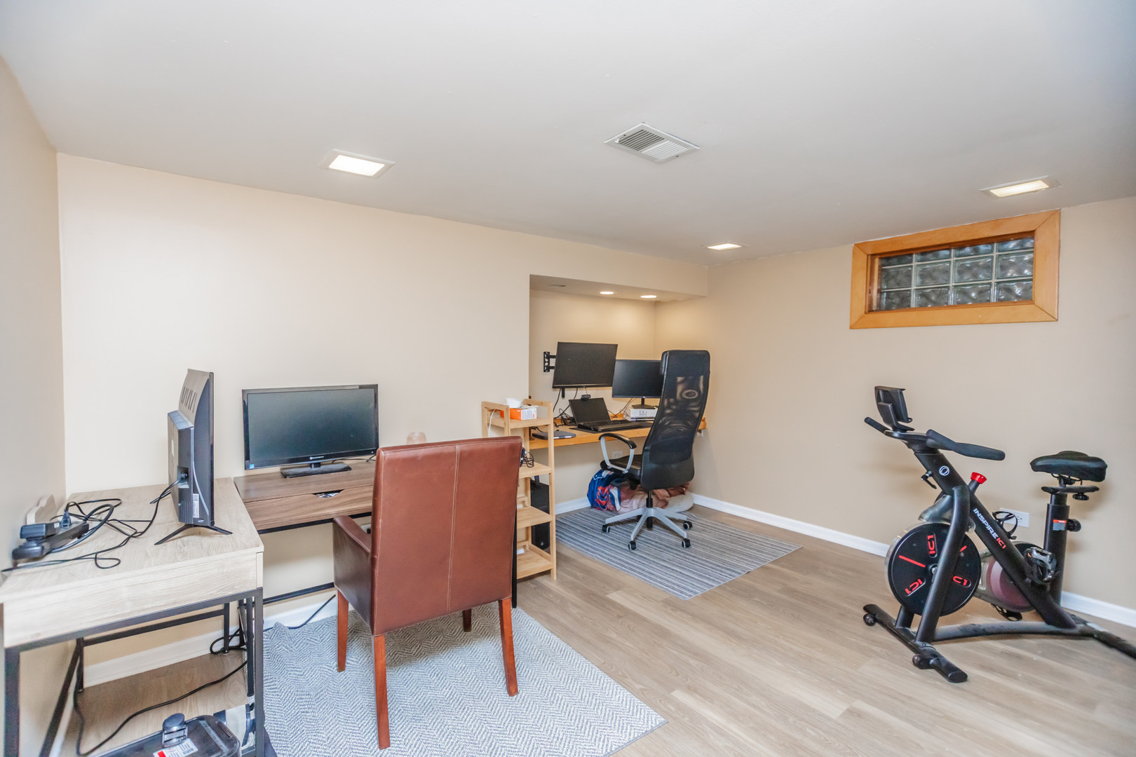 Chicago, Illinois 60655, United States, 2 Bedrooms Bedrooms, ,2 BathroomsBathrooms,Residential,Active,232475