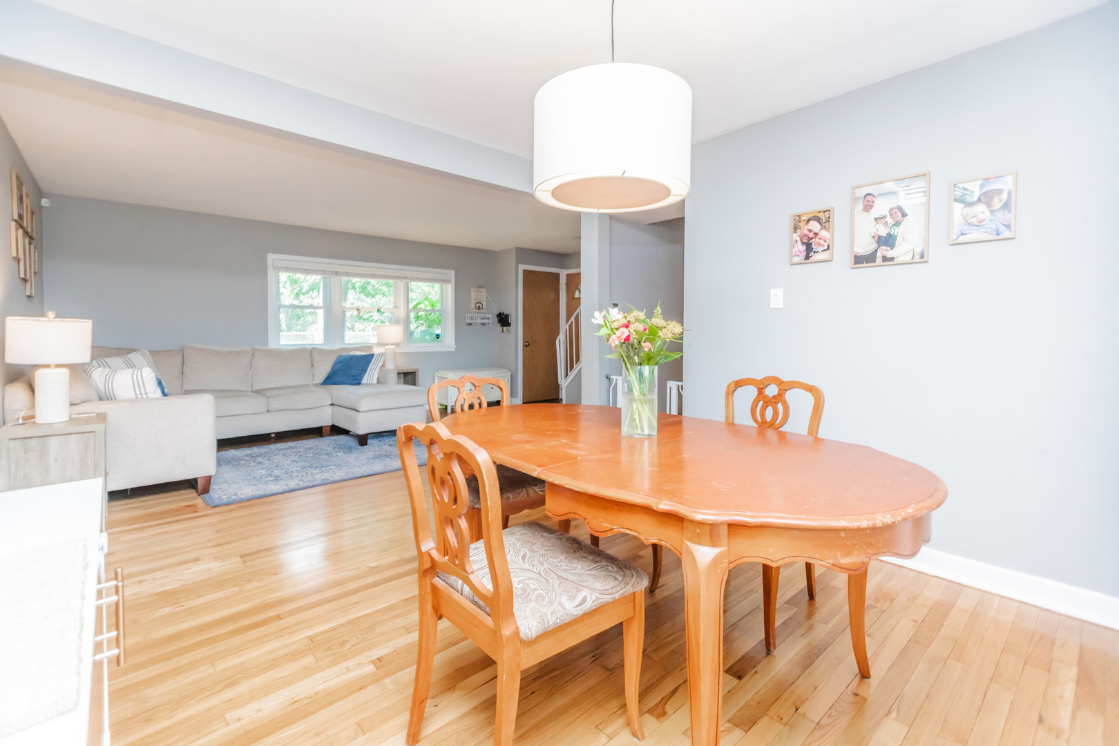 Chicago, Illinois 60655, United States, 2 Bedrooms Bedrooms, ,2 BathroomsBathrooms,Residential,Active,232475