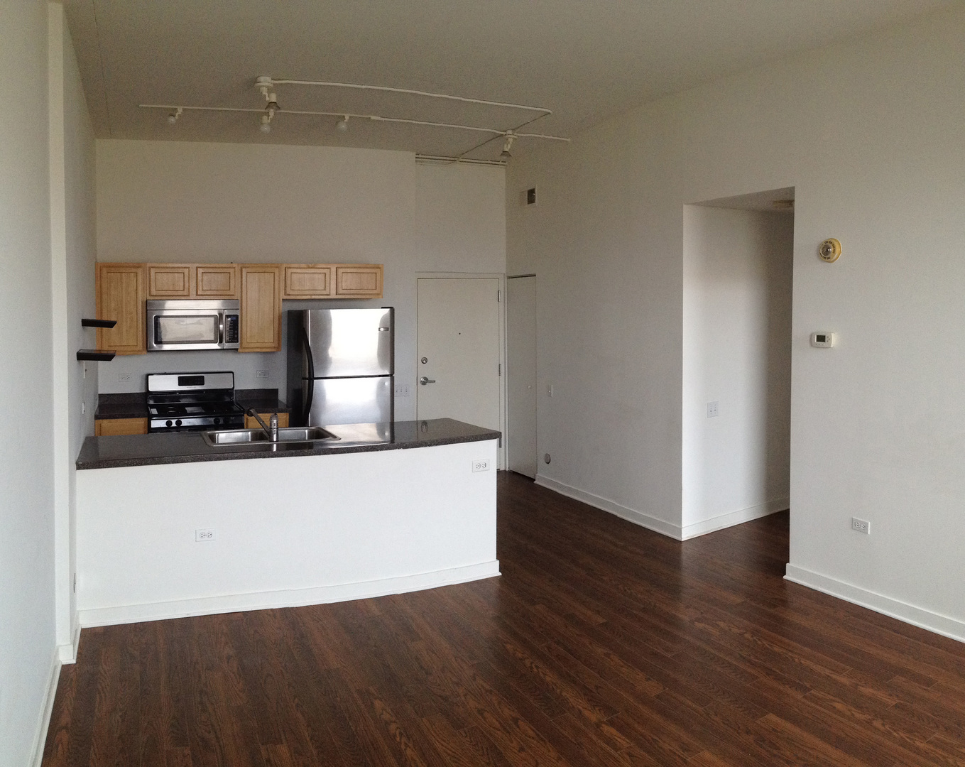 4015 N Milwaukee Avenue 214