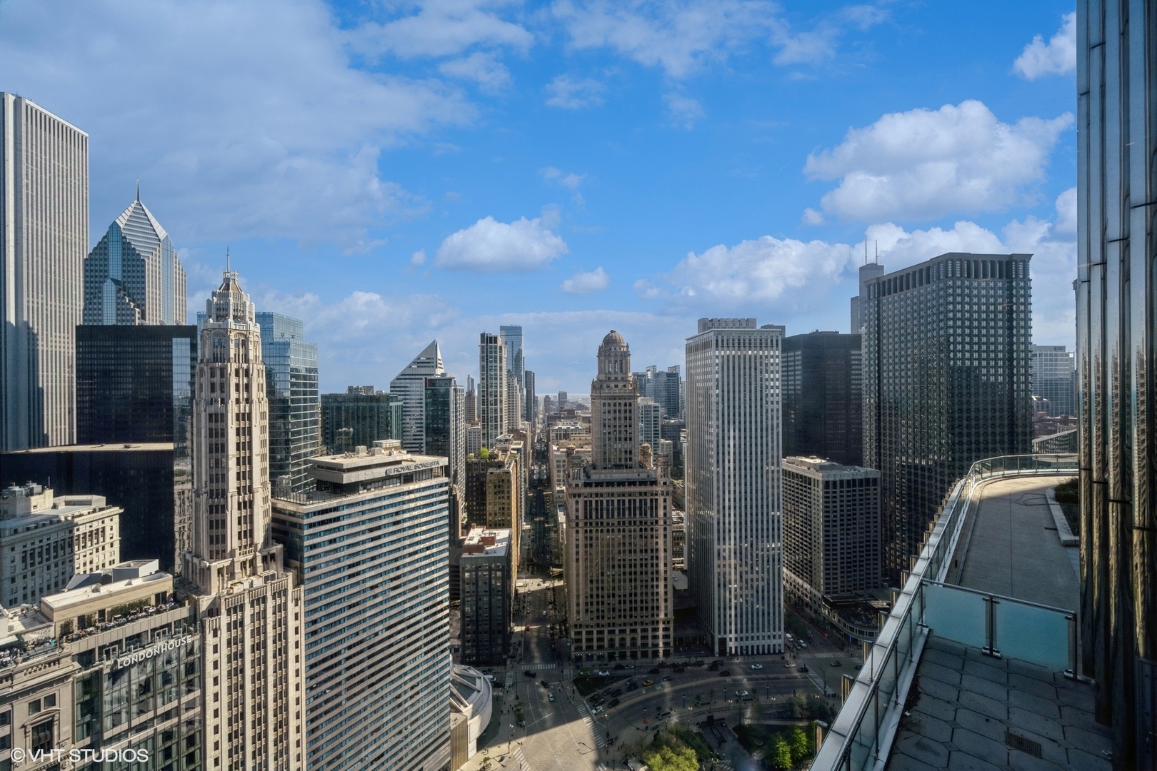 401 N WABASH Avenue 30-L