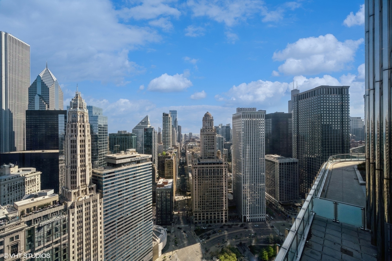 401 N WABASH Avenue 30-L