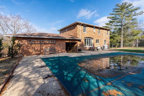 Tiny photo for 317 S Lu Ct Court, Carbondale, IL 62901 (MLS # 100000199)