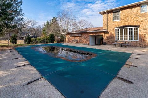 Tiny photo for 317 S Lu Ct Court, Carbondale, IL 62901 (MLS # 100000199)