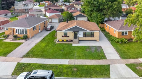 Tiny photo for 11138 Shaw Street, Westchester, IL 60154 (MLS # 12738300)