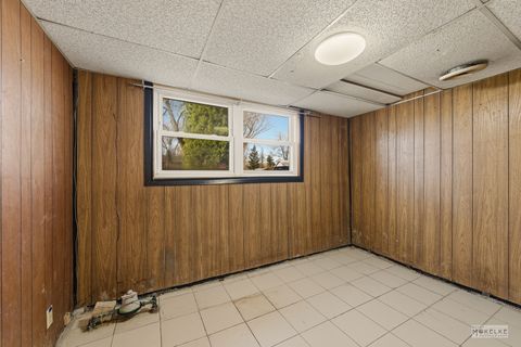 Tiny photo for 351 Catherine Street, Aurora, IL 60505 (MLS # 12613153)